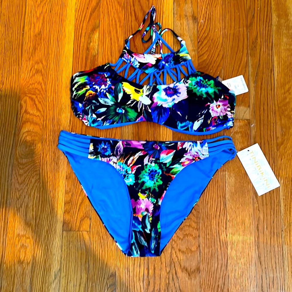Tini Bikini